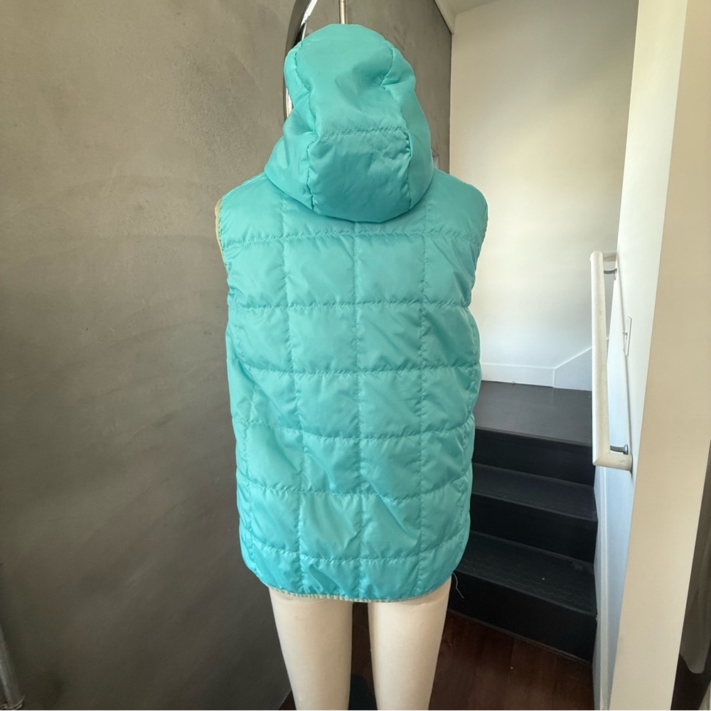 Cotopaxi Women's Green and Blue Hooded Vest -Reversible - Picture 7 of 9